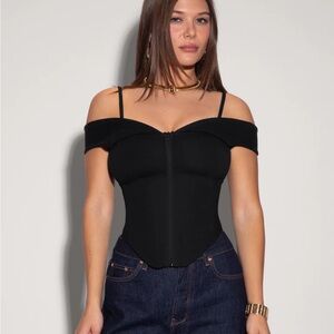 TA3 Corsety Draped Off Shoulder Top